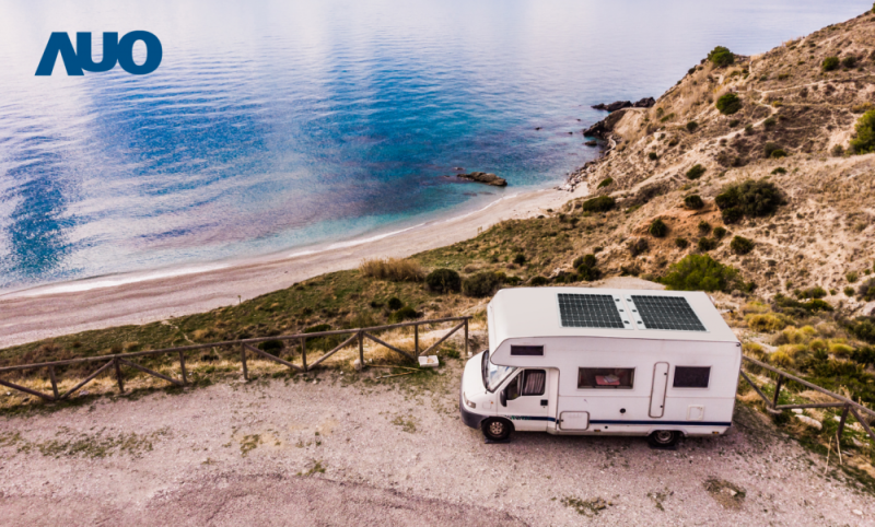 「可撓輕量化太陽光電板SunCurva」使用輕量特殊耐候型複合板取代傳統太陽能板的玻璃前板，不僅降低70%重量，每米平方僅3Kg；具有抗衝擊性能及通過電磁相容性測試，可應用於交通運輸工具，如露營車、遊艇等